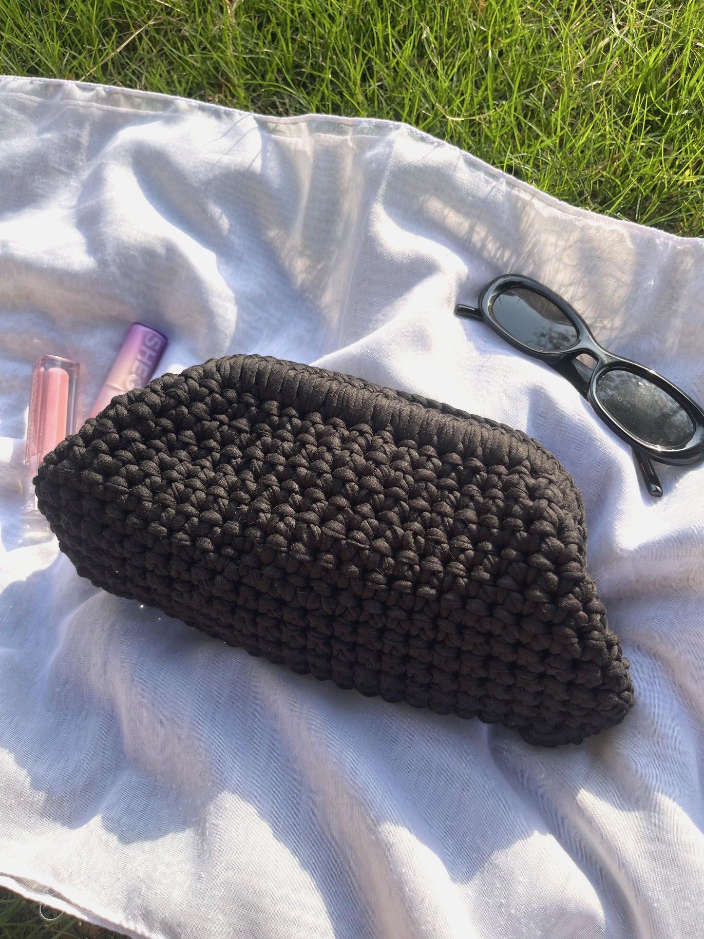 The Bold Clutch🖤