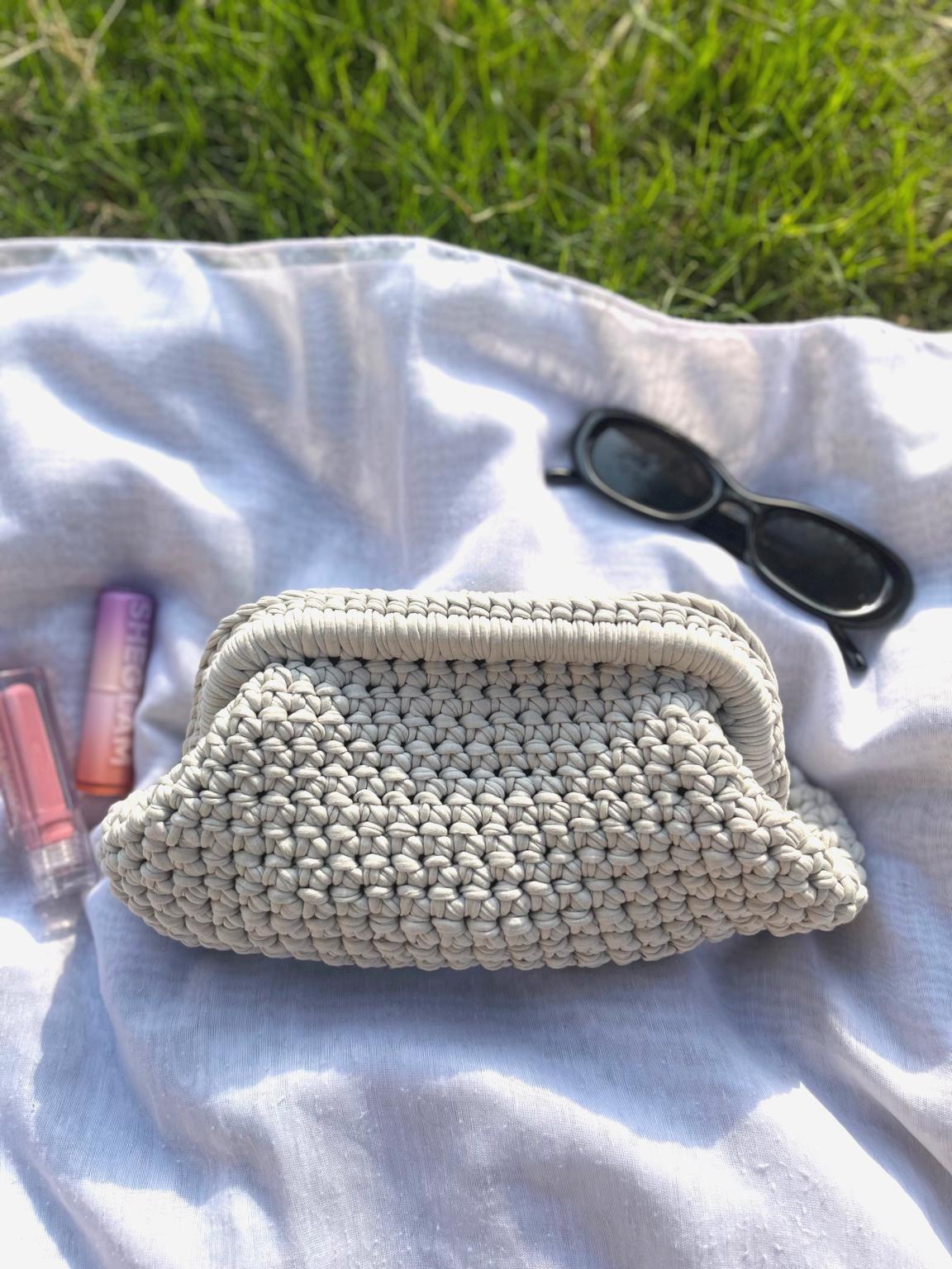 The Calm Clutch🤍